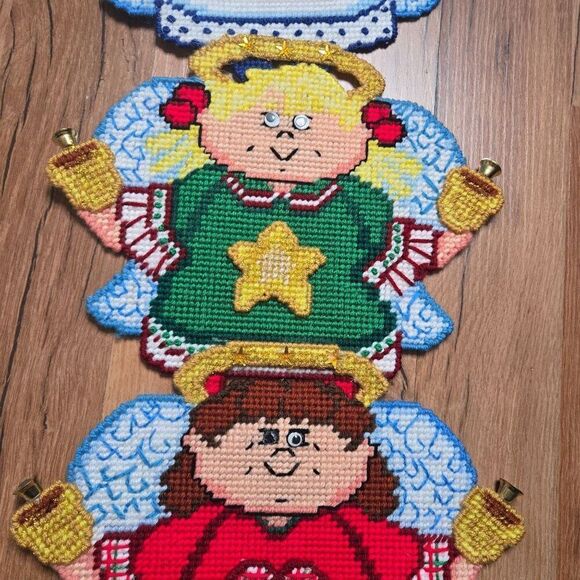Design Works Coated Plastic Angel Trio Christmas Wall Hanging Completed - Picture 2 of 5